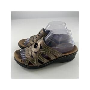 Clarks Sandals Womens Size 8.5 M Gold Silver Slip On Shoe Summer Comfort